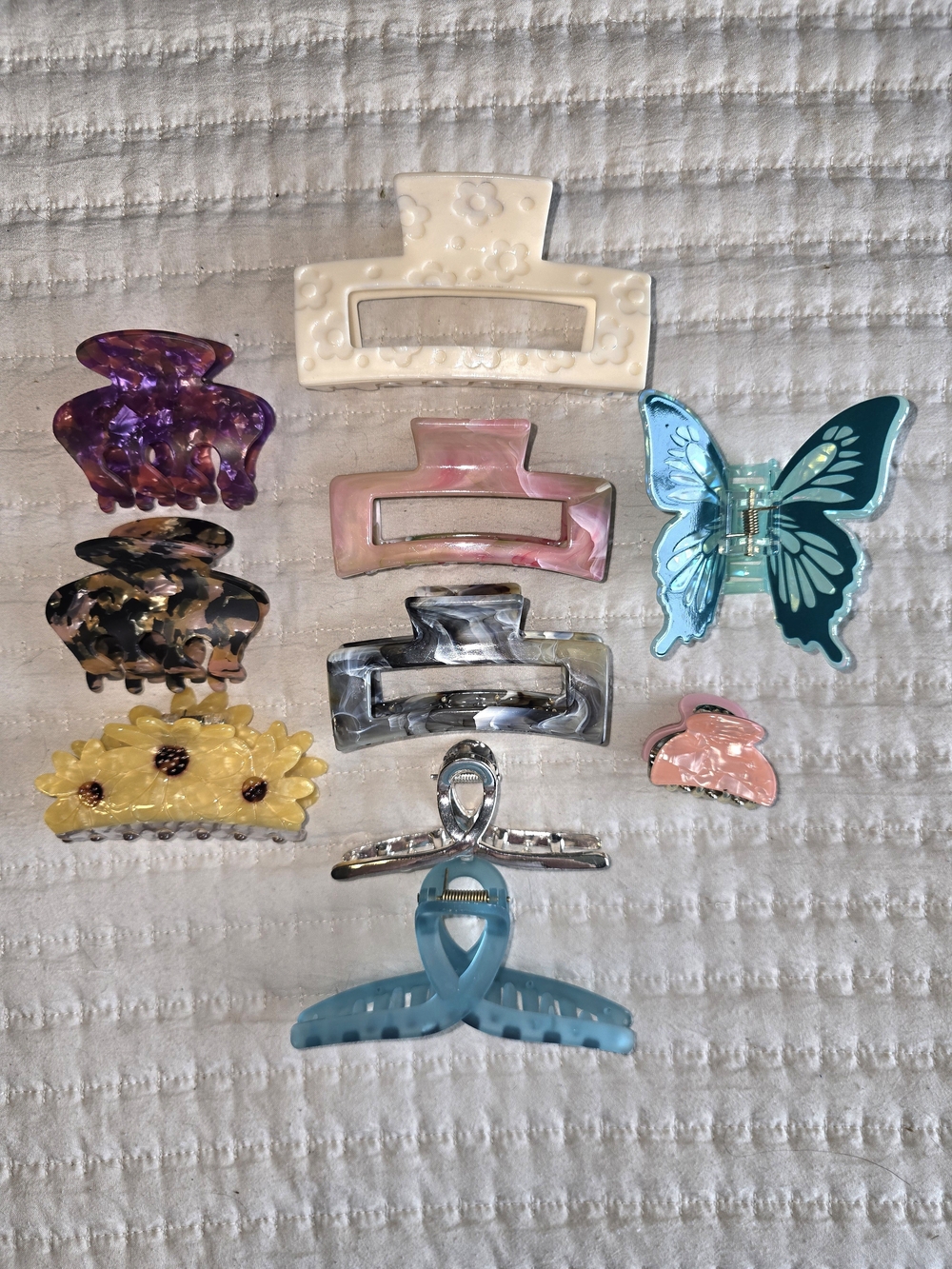 Lot Of 10 Very Cute Hair Claw Clips - Mixed Assortment